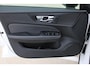 Volvo V60 B3 R-design | Adaptieve Cruise Control met Pilot Assist | Verwarmbare voorstoelen + stuurwiel | Park Assist voor + achter | Parkeercamera | Blind Spot | Elektrisch bedienbare bestuurdersstoel