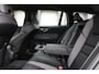 Volvo V60 B3 R-design | Adaptieve Cruise Control met Pilot Assist | Verwarmbare voorstoelen + stuurwiel | Park Assist voor + achter | Parkeercamera | Blind Spot | Elektrisch bedienbare bestuurdersstoel
