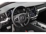 Volvo V60 B3 R-design | Adaptieve Cruise Control met Pilot Assist | Verwarmbare voorstoelen + stuurwiel | Park Assist voor + achter | Parkeercamera | Blind Spot | Elektrisch bedienbare bestuurdersstoel