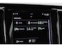 Volvo V60 B3 R-design | Adaptieve Cruise Control met Pilot Assist | Verwarmbare voorstoelen + stuurwiel | Park Assist voor + achter | Parkeercamera | Blind Spot | Elektrisch bedienbare bestuurdersstoel