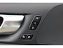 Volvo V60 B3 R-design | Adaptieve Cruise Control met Pilot Assist | Verwarmbare voorstoelen + stuurwiel | Park Assist voor + achter | Parkeercamera | Blind Spot | Elektrisch bedienbare bestuurdersstoel