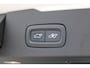 Volvo V60 B3 R-design | Adaptieve Cruise Control met Pilot Assist | Verwarmbare voorstoelen + stuurwiel | Park Assist voor + achter | Parkeercamera | Blind Spot | Elektrisch bedienbare bestuurdersstoel