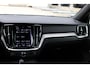 Volvo V60 B3 R-design | Adaptieve Cruise Control met Pilot Assist | Verwarmbare voorstoelen + stuurwiel | Park Assist voor + achter | Parkeercamera | Blind Spot | Elektrisch bedienbare bestuurdersstoel