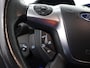 Ford Kuga 1.5 Titanium Styling Pack Trekhaak met afneembare kogel, Bluetooth, Cruise control, Parkeersensor voor en achter, Dakrails, Verwarmde voorruit, Voorstoelen verwarmd. Ruime en comfortabele Ford Kuga 1.5 Titanium Styling Pack met hoge instap en veel rijcomfort. Voorzien van een krachtige en soepele motor, een royale bagageruimte en een luxe Titanium-uitvoer