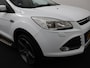 Ford Kuga 1.5 Titanium Styling Pack Trekhaak met afneembare kogel, Bluetooth, Cruise control, Parkeersensor voor en achter, Dakrails, Verwarmde voorruit, Voorstoelen verwarmd. Ruime en comfortabele Ford Kuga 1.5 Titanium Styling Pack met hoge instap en veel rijcomfort. Voorzien van een krachtige en soepele motor, een royale bagageruimte en een luxe Titanium-uitvoer