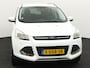 Ford Kuga 1.5 Titanium Styling Pack Trekhaak met afneembare kogel, Bluetooth, Cruise control, Parkeersensor voor en achter, Dakrails, Verwarmde voorruit, Voorstoelen verwarmd. Ruime en comfortabele Ford Kuga 1.5 Titanium Styling Pack met hoge instap en veel rijcomfort. Voorzien van een krachtige en soepele motor, een royale bagageruimte en een luxe Titanium-uitvoer
