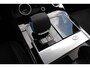 Land Rover Range Rover Velar 2.0 P400e R-Dynamic SE / Panoramadak / Camera / Head-up / Leder&Alcantara / 20'' / Matrix LED / Stoelverwarming / Dodehoek / DAB / Cruise Control