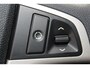 Hyundai i20 1.4i-101pk DynamicVersion. Voor de snelle beslisser, nette Hyundai ! Airco, 5-drs, radio/cd, trekhaak met afneemb. kogel, metallic lak etc.