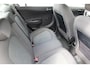 Hyundai i20 1.4i-101pk DynamicVersion. Voor de snelle beslisser, nette Hyundai ! Airco, 5-drs, radio/cd, trekhaak met afneemb. kogel, metallic lak etc.