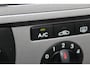 Hyundai i20 1.4i-101pk DynamicVersion. Voor de snelle beslisser, nette Hyundai ! Airco, 5-drs, radio/cd, trekhaak met afneemb. kogel, metallic lak etc.