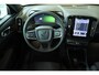Volvo EX40 Single Motor Extended Range Plus Europa 82 kWh | Semi-Elektrische Trekhaak | Elektrisch Verstelbare Voorstoelen | Stoel + Stuurverwarming | Adaptieve Cruise Control | Dodehoekwaarschuwing |