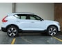 Volvo EX40 Single Motor Extended Range Plus Europa 82 kWh | Semi-Elektrische Trekhaak | Elektrisch Verstelbare Voorstoelen | Stoel + Stuurverwarming | Adaptieve Cruise Control | Dodehoekwaarschuwing |
