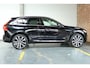 Volvo XC60 2.0 T6 Plug-in hybrid AWD Plus Bright | Semi-Electrische Wegklapbare Trekhaak | Parkeerverwarming | Adaptive Cruise Control | BLIS | 21'' Lichtmetalen velgen | Stoelverwarming | Stuurwielverwarming | Parkeersensoren voor + achter |