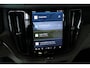 Volvo XC60 2.0 T6 Plug-in hybrid AWD Plus Bright | Semi-Electrische Wegklapbare Trekhaak | Parkeerverwarming | Adaptive Cruise Control | BLIS | 21'' Lichtmetalen velgen | Stoelverwarming | Stuurwielverwarming | Parkeersensoren voor + achter |