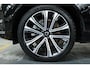 Volvo XC60 2.0 T6 Plug-in hybrid AWD Plus Bright | Semi-Electrische Wegklapbare Trekhaak | Parkeerverwarming | Adaptive Cruise Control | BLIS | 21'' Lichtmetalen velgen | Stoelverwarming | Stuurwielverwarming | Parkeersensoren voor + achter |