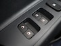 Kia Stonic 1.0 T-GDi MHEV DynamicLine | Navigatie | Cruise Control | Achteruitrijcamera | Climate Control | lichtmetalen velgen |