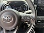 Toyota Yaris 1.5 Hybrid Dynamic / Automaat / NL-Auto / Stoelverwarming / Adaptieve Cruise-Control / Trekhaak! / Apple-Carplay & Android-Auto / LED / DAB Radio-Bluetooth / Getint-Glas / Camera-Achter / 16'' LMV / ENZ.