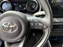 Toyota Yaris 1.5 Hybrid Dynamic / Automaat / NL-Auto / Adaptieve Cruise-Control / Apple-Carplay & Android-Auto / LED / Keyless / DAB Radio-Bluetooth / Navi / Getint-Glas / Camera-Achter / 16'' LMV / ENZ.