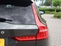 Volvo V60 2.0 T6 Recharge AWD R-Design Navi / HarmanKardon / Lm19'' / Stoel-stuurverw &ventilatie / Autopilot BTW auto / SOH 89% / 2 jaar Apk