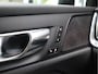 Volvo V60 2.0 T6 Recharge AWD R-Design Navi / HarmanKardon / Lm19'' / Stoel-stuurverw &ventilatie / Autopilot BTW auto