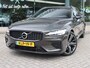 Volvo V60 2.0 T6 Recharge AWD R-Design Navi / HarmanKardon / Lm19'' / Stoel-stuurverw &ventilatie / Autopilot BTW auto / SOH 89% / 2 jaar Apk