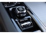 Volvo XC60 B5 Inscription - IntelliSafe Assist & Surround - Harman/Kardon audio - Nappaleder - Keyless entry - DAB - Standkachel - Stoelverwarming & -ventilatie - Verwarmbaar stuurwiel - Extra getint glas - Elektr. bedienb. voorstoelen incl. geheugen - Elek. bedienbare achterklep - 20'' LMV