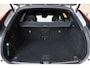 Volvo XC60 B5 Inscription - IntelliSafe Assist & Surround - Harman/Kardon audio - Nappaleder - Keyless entry - DAB - Standkachel - Stoelverwarming & -ventilatie - Verwarmbaar stuurwiel - Extra getint glas - Elektr. bedienb. voorstoelen incl. geheugen - Elek. bedienbare achterklep - 20'' LMV
