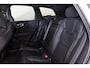 Volvo XC60 B5 Inscription - IntelliSafe Assist & Surround - Harman/Kardon audio - Nappaleder - Keyless entry - DAB - Standkachel - Stoelverwarming & -ventilatie - Verwarmbaar stuurwiel - Extra getint glas - Elektr. bedienb. voorstoelen incl. geheugen - Elek. bedienbare achterklep - 20'' LMV