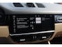 Porsche Cayenne 3.0 E-Hybrid / Trekhaak / Panoramadak / Camera / Head-up / 21'' / Achterasbesturing / Luchtvering / Sportchrono / Bose / Softclose / Dodehoek / Keyless / DAB / Stuurverwarming / Stoelverwarming