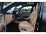 Porsche Cayenne 3.0 E-Hybrid / Trekhaak / Panoramadak / Camera / Head-up / 21'' / Achterasbesturing / Luchtvering / Sportchrono / Bose / Softclose / Dodehoek / Keyless / DAB / Stuurverwarming / Stoelverwarming