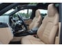 Porsche Cayenne 3.0 E-Hybrid / Trekhaak / Panoramadak / Camera / Head-up / 21'' / Achterasbesturing / Luchtvering / Sportchrono / Bose / Softclose / Dodehoek / Keyless / DAB / Stuurverwarming / Stoelverwarming