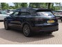 Porsche Cayenne 3.0 E-Hybrid / Trekhaak / Panoramadak / Camera / Head-up / 21'' / Achterasbesturing / Luchtvering / Sportchrono / Bose / Softclose / Dodehoek / Keyless / DAB / Stuurverwarming / Stoelverwarming