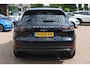 Porsche Cayenne 3.0 E-Hybrid / Trekhaak / Panoramadak / Camera / Head-up / 21'' / Achterasbesturing / Luchtvering / Sportchrono / Bose / Softclose / Dodehoek / Keyless / DAB / Stuurverwarming / Stoelverwarming