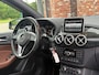 Mercedes-Benz B-klasse 200 AMG Automaat Pano Trekhaak Memory Adap.Cruise Leer Led Voll.Onderhouden!