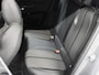 Peugeot e-2008 EV 156PK GT Avantage 54 kWh | 1ste eigenaar | ACCU 98% | AppleCarPlay/AndroidAuto | Climate Control | Adaptive Cruise Control | 360'Camera | FULL LED | Navigatie | LMV | Parkeersensoren | Privacy Glass | Isofix | Two-Tone | Sfeerverlichting |