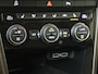 Volkswagen T-Roc 1.0 TSI Style | Trekhaak | Navigatie | Stoelverwarming | Adaptieve cruise control | Lane assist | Carplay | 3-zone airco |