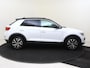 Volkswagen T-Roc 1.0 TSI Style | Trekhaak | Navigatie | Stoelverwarming | Adaptieve cruise control | Lane assist | Carplay | 3-zone airco |