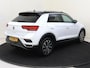 Volkswagen T-Roc 1.0 TSI Style | Trekhaak | Navigatie | Stoelverwarming | Adaptieve cruise control | Lane assist | Carplay | 3-zone airco |