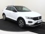 Volkswagen T-Roc 1.0 TSI Style | Trekhaak | Navigatie | Stoelverwarming | Adaptieve cruise control | Lane assist | Carplay | 3-zone airco |