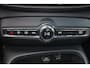 Volvo XC40 T5 Recharge Plus Dark - Panorama/schuifdak - IntelliSafe Assist - Harman/Kardon audio - Parkeercamera achter - Verwarmde voorstoelen & stuur - Parkeersensoren voor & achter - Elektr. bedienb. voorstoelen met geheugen links - Draadloze tel. lader - Extra getint glas - 19' LMV