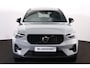 Volvo XC40 T5 Recharge Plus Dark - Panorama/schuifdak - IntelliSafe Assist - Harman/Kardon audio - Parkeercamera achter - Verwarmde voorstoelen & stuur - Parkeersensoren voor & achter - Elektr. bedienb. voorstoelen met geheugen links - Draadloze tel. lader - Extra getint glas - 19' LMV
