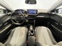 Peugeot 208 1.2 Hybrid 110 e-DCS6 Allure | Android/Apple Carplay | LM Velgen 16" | Cruise Control | Kunstleder/Stoffen Bekleding | LED Koplampen | Airco |