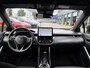 Toyota Corolla Cross 2.0 High Power Hybrid DYNAMIC STOEL/STUURVERW 4S-BANDEN NAVI CAMERA APPLE/ANDROID 17' LM-VELGEN CLIMA AD-CRUISE 2-2023, 19.912 Km, Hybride benzine, Automaat, 197 pk, Lava Red Parelmoer, BTW, Gebruikt, Virtuele voorraad , van Leussen Zwolle