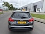Ford Focus Wagon 1.0i Lease Edition 6-Bak 126 PK. Distributieriem en waterpomp vervangen bij 197.000 KM !!! Zeer fijn rijdende auto !!