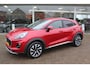 Ford Puma 1.0-125pk EcoBoost Mild-Hybrid Titanium. Fabrieksgarantie t/m 09-05-2027 ! Volautm. airco, stoel-, stuur- en voorraamverwarming, trekhaak, privacy glass, adaptive cruise cntrl, dodehoek assistent, camera, pdc v+a, rij-assistent pakket, winterpakket, metallic lak etc