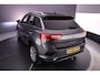 Volkswagen T-Roc Style 1.5 TSI 150pk DSG Automaat Adaptive cruise control, Navigatie, Achteruitrijcamera, LED koplampen, Stoelverwarming, Parkeersensoren