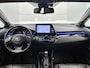 Toyota C-HR / C-HR+ 1.8 Hybrid Bi-tone Plus | Dealer onderhouden | JBL | Dodehoek detectie | Stoel+stuurverwarm0ing | Parkeersensoren voor+achter met assistent | Trekhaak afneembaar | Lederen bekleding | Navigatie | volledig LED |
