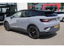 Volkswagen ID.4 Pro Limited Edition 77 kWh Black Pack, leder / alcantara, achteruitrijcamera, navigatie, achteruitrijcamera, stoel en stuurwiel verwarming, 19" LMV, keyless entry, adaptieve cruise control (ACC), elektrisch verstel-, verwarm- en inklapbare spiegels (spiegelpakket), park assist, dodehoekdetectie (side assist),