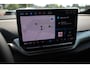 Volkswagen ID.4 Pro Limited Edition 77 kWh Black Pack, leder / alcantara, achteruitrijcamera, navigatie, achteruitrijcamera, stoel en stuurwiel verwarming, 19" LMV, keyless entry, adaptieve cruise control (ACC), elektrisch verstel-, verwarm- en inklapbare spiegels (spiegelpakket), park assist, dodehoekdetectie (side assist),