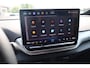 Volkswagen ID.4 Pro Limited Edition 77 kWh Black Pack, leder / alcantara, achteruitrijcamera, navigatie, achteruitrijcamera, stoel en stuurwiel verwarming, 19" LMV, keyless entry, adaptieve cruise control (ACC), elektrisch verstel-, verwarm- en inklapbare spiegels (spiegelpakket), park assist, dodehoekdetectie (side assist),